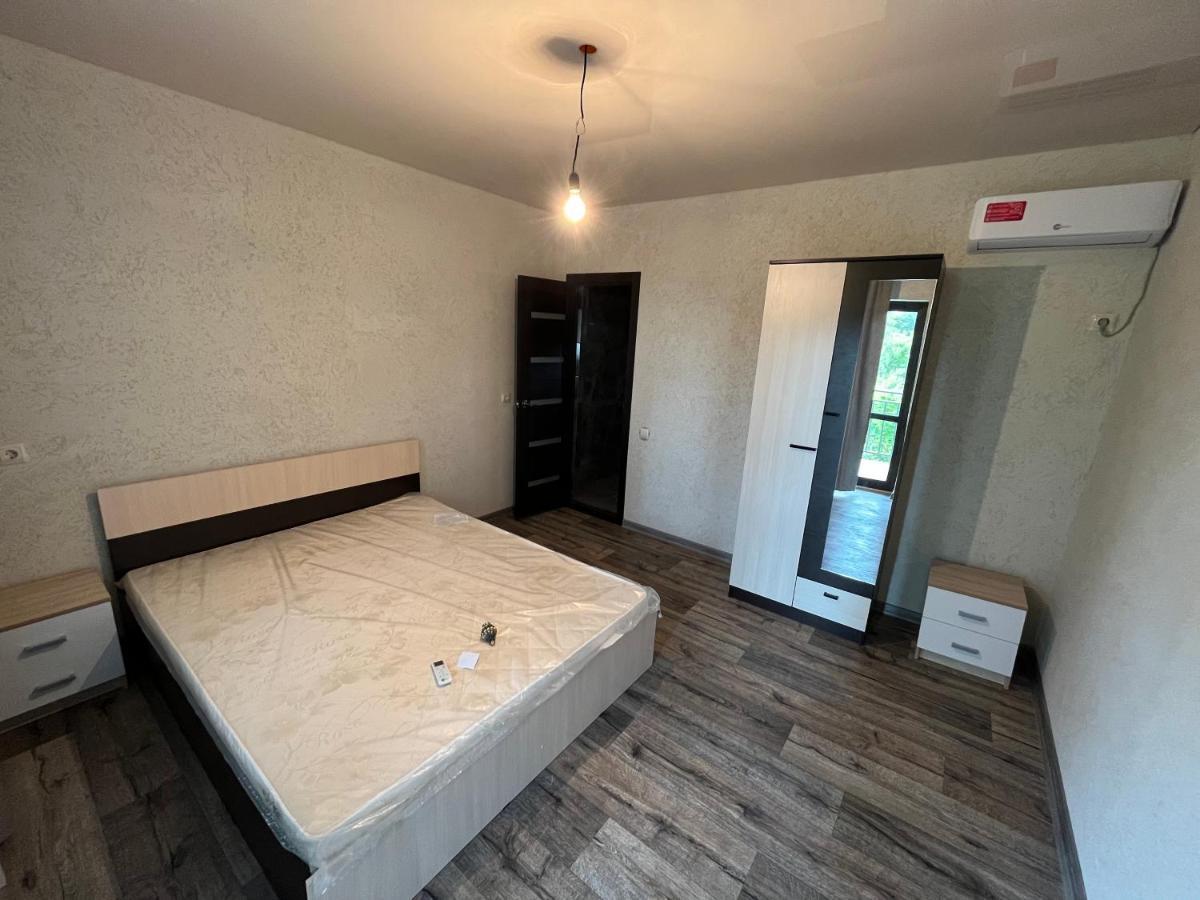 Леон Hotel Gagra Kültér fotó